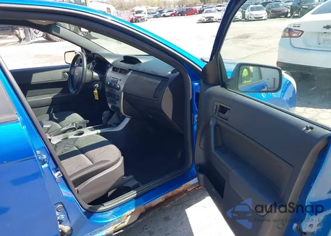 2010 Ford Focus Se z USA, uszkodzony, nr VIN 1FAHP3FN6AW138116